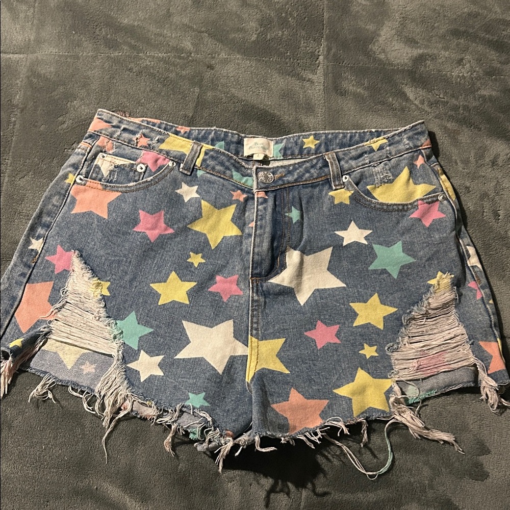 Colorful Star Print Distressed Denim Shorts